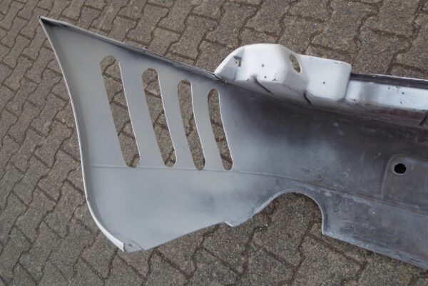 Porsche 911 993 Stoßstange Stoßfänger hinten  99350541100 – Bild 8