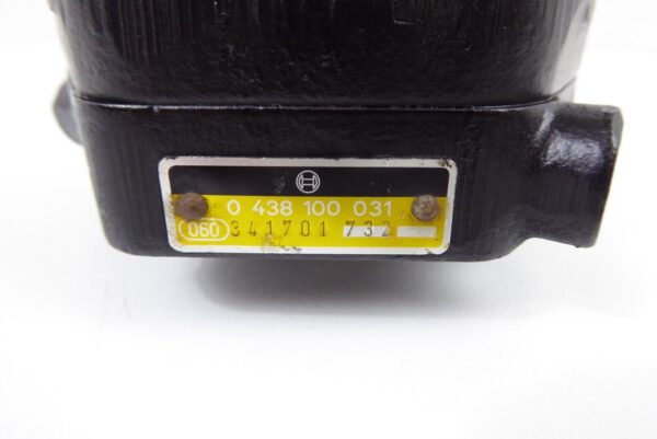Porsche 911 G Modell 3.0 SC Mengenteiler Bosch 0438100031 – Bild 3