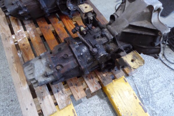 Porsche  944 924 Getriebe Schaltgetriebe OK25043 – Bild 7