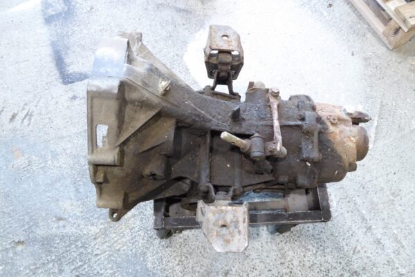 Porsche  944 924 Getriebe Schaltgetriebe YR02037
