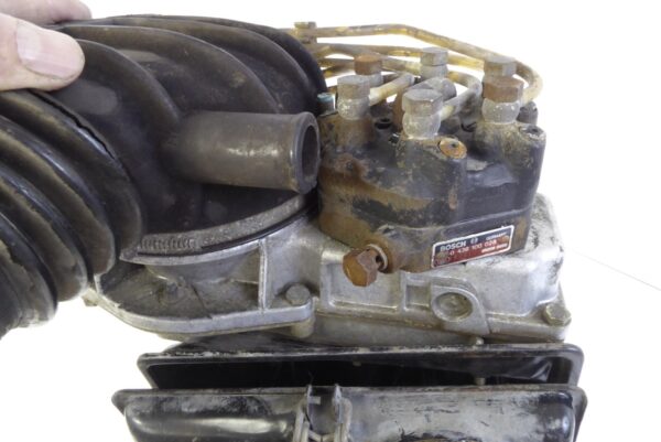 Bosch Mengenteiler BMW e21 323i 0438120086 0438100028
