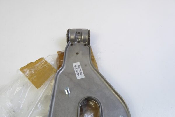 Neu Porsche 911 996 Halter Auspuff  99611123801 – Bild 6