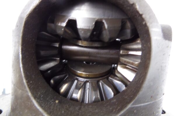 Porsche 911 964  Differenzial Korb im Getriebe  9503322120R – Bild 8