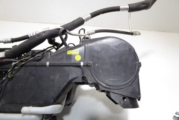 Porsche 911  993 Heizungskasten Klimakasten gebraucht 99357300701 BEHR – Bild 3