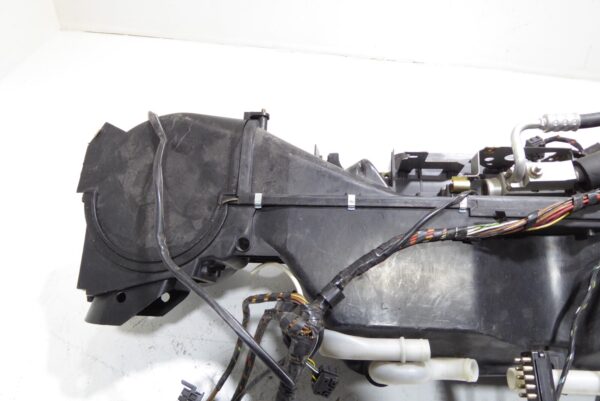 Porsche 911  993 Heizungskasten Klimakasten gebraucht 99357300701 BEHR – Bild 5