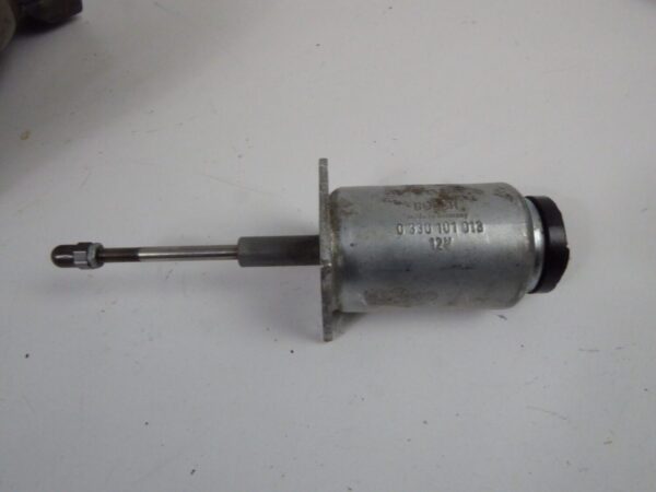 Porsche 911 Bosch 0330101013 Einspritzpumpe MFI Warm- und Kaltstartventil – Bild 4
