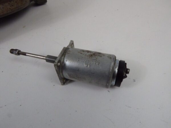 Porsche 911 Bosch 0330101013 Einspritzpumpe MFI Warm- und Kaltstartventil – Bild 5