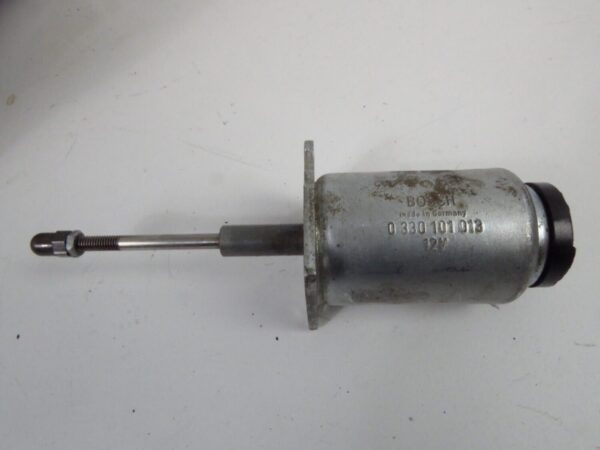 Porsche 911 Bosch 0330101013 Einspritzpumpe MFI Warm- und Kaltstartventil