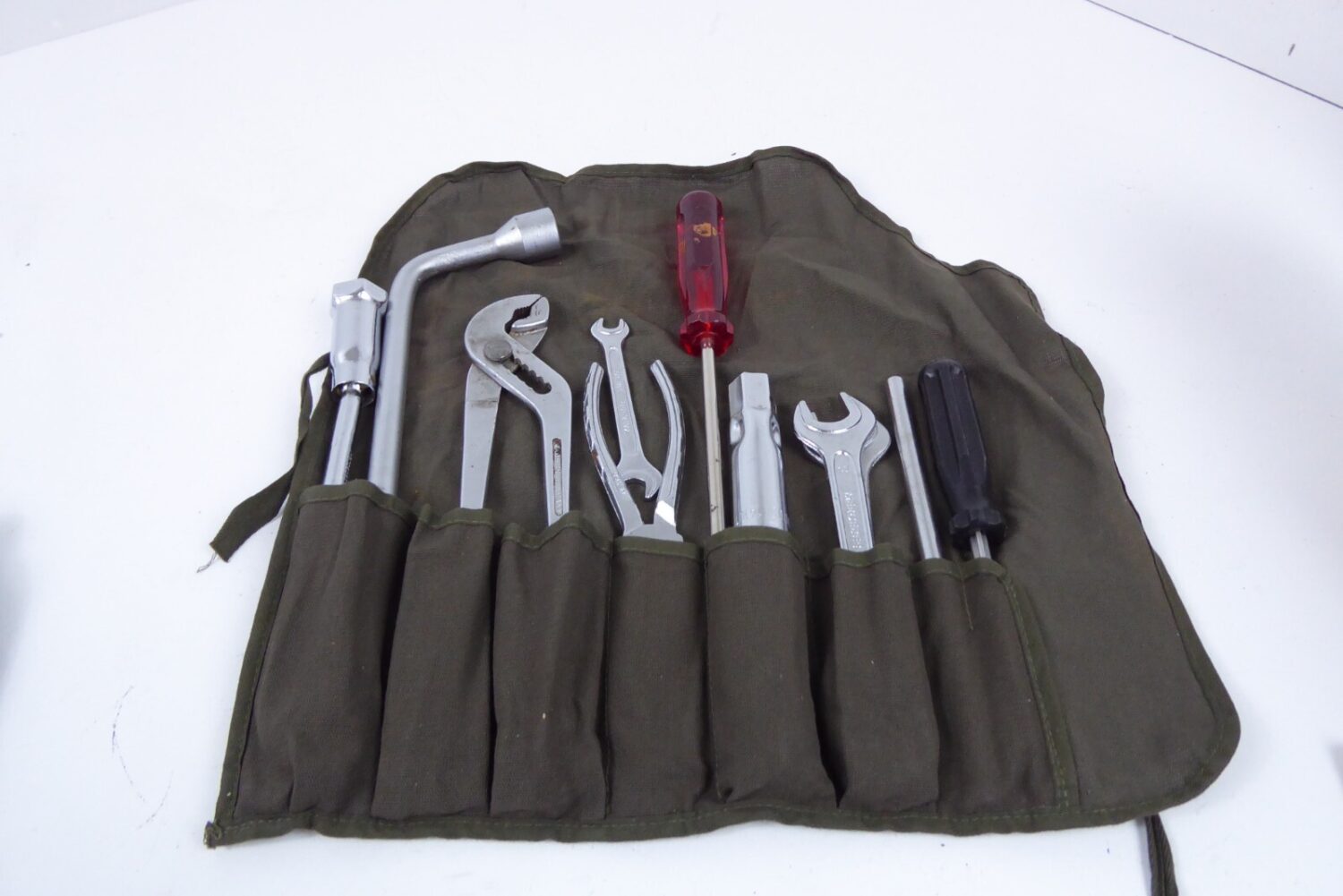 Mercedes div. Oldtimer Werkzeugtasche – Bild 4