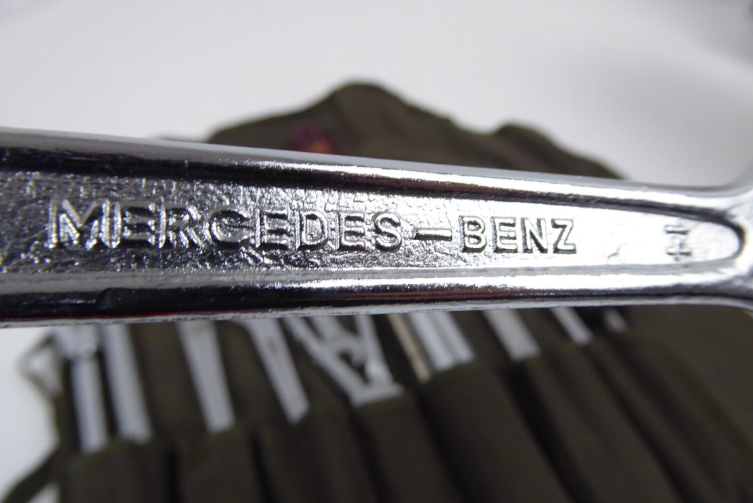 Mercedes div. Oldtimer Werkzeugtasche – Bild 6