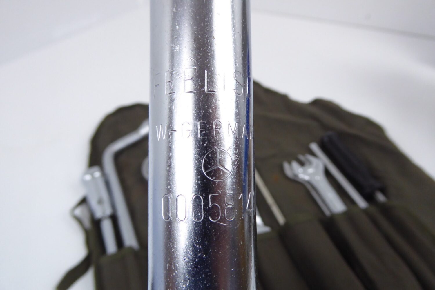 Mercedes div. Oldtimer Werkzeugtasche – Bild 7