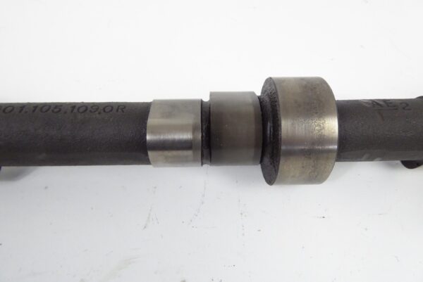 Porsche 911 901 S L Nockenwelle 2.0 9011051090R im Motor – Bild 6