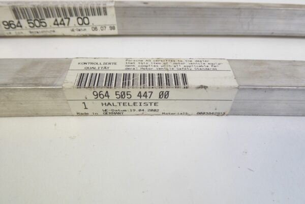 Porsche 911  964 C2 C4 Turbo Halteleiste Stoßstange hinten 96450544700 – Bild 4