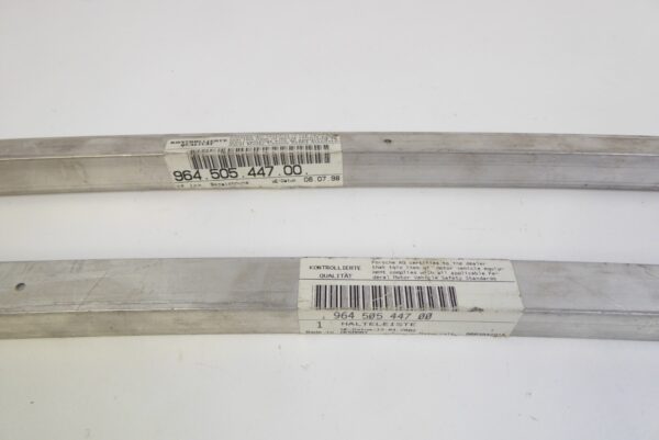 Porsche 911  964 C2 C4 Turbo Halteleiste Stoßstange hinten 96450544700 – Bild 5