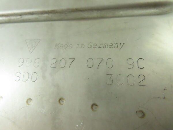 Porsche 911 996 Turbo GT2 3  Ölbehälter Öltank  99620709C – Bild 6