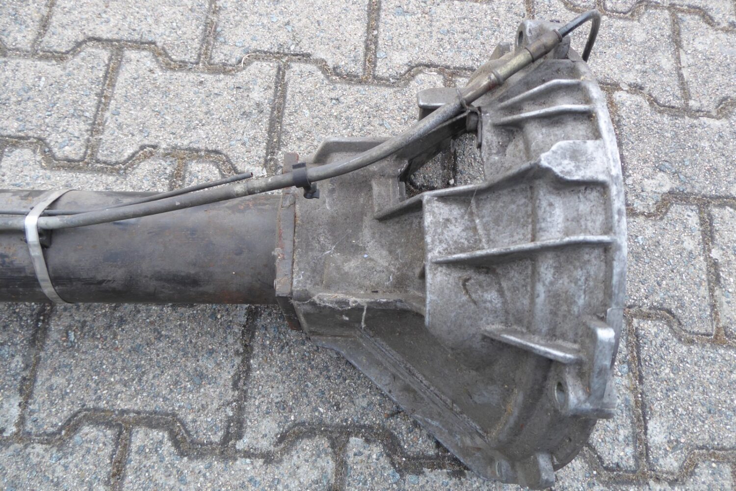 Porsche 928 Transaxle Zentralrohr 9281164020R – Bild 3