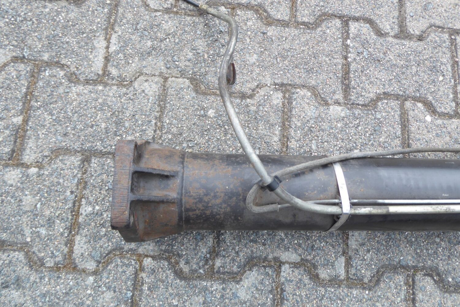 Porsche 928 Transaxle Zentralrohr 9281164020R – Bild 5