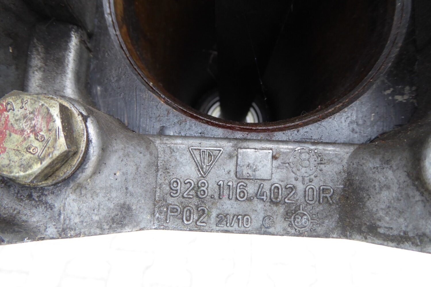 Porsche 928 Transaxle Zentralrohr 9281164020R – Bild 7