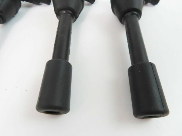 Porsche 928 Zündkerzenstecker - 92860231100 im Motor – Bild 3