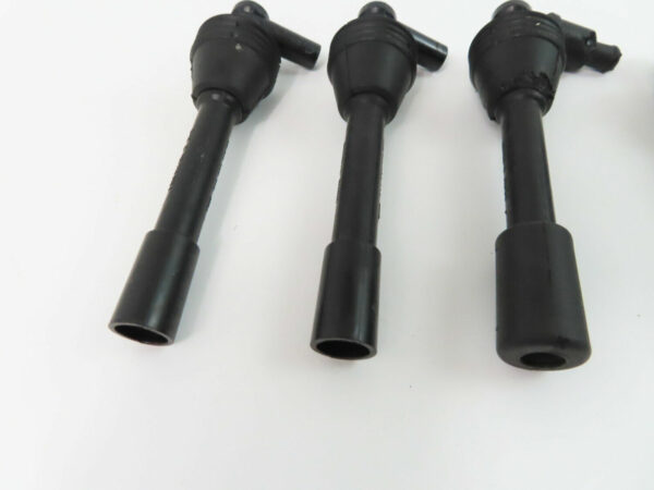 Porsche 928 Zündkerzenstecker - 92860231100 im Motor – Bild 7
