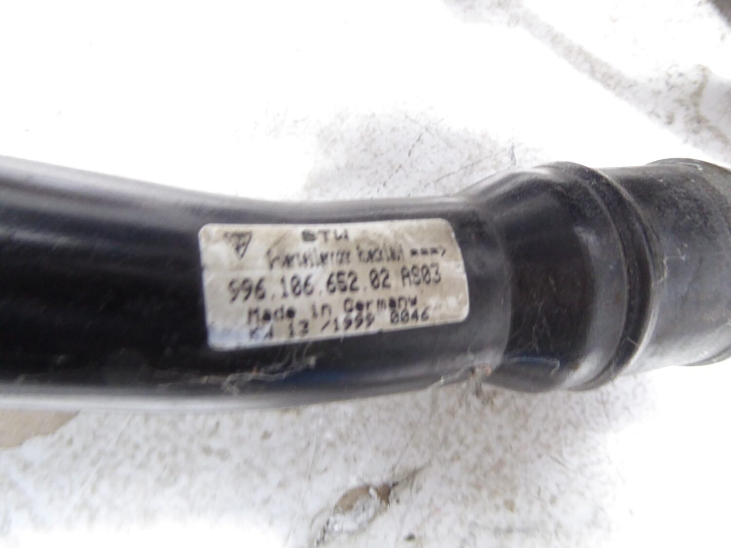 Porsche Boxster 986 Kühlmittelleitungen Kühlwasserrohre Unterboden 99610665202 – Bild 9